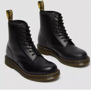 dr martens | 1460 smooth leather lace up boots